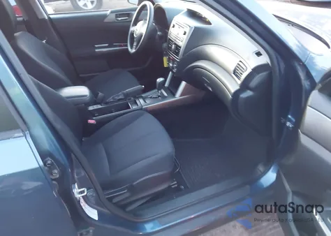 2011 Subaru Forester 2.5X Premium из США, поврежденный, VIN JF2SHADC3BH727473